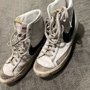 Nike blazer mid size 9.5